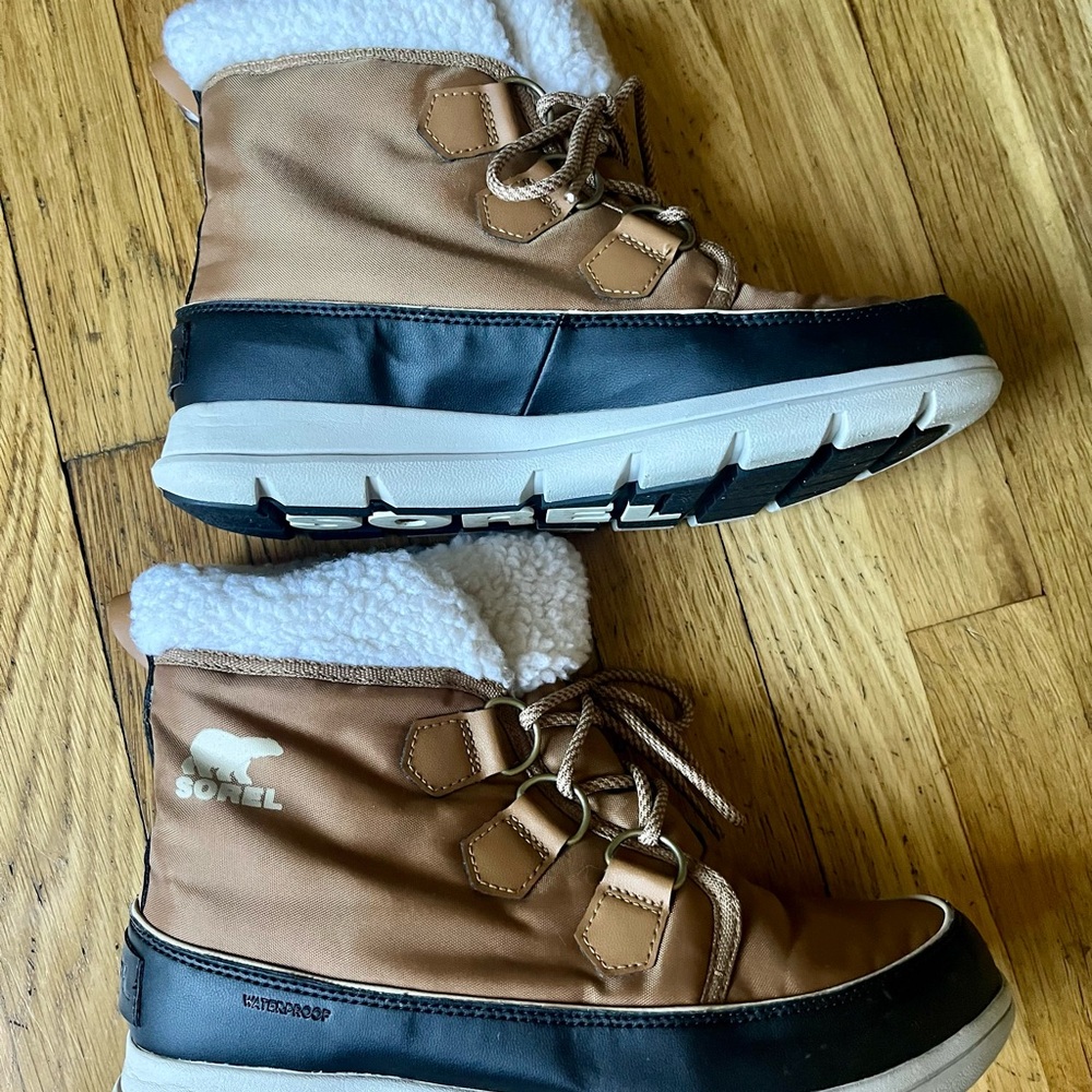 Sorel Women’s Explorer Carnival Waterproof Boots in ‘Elk’ - Picture 3 of 12